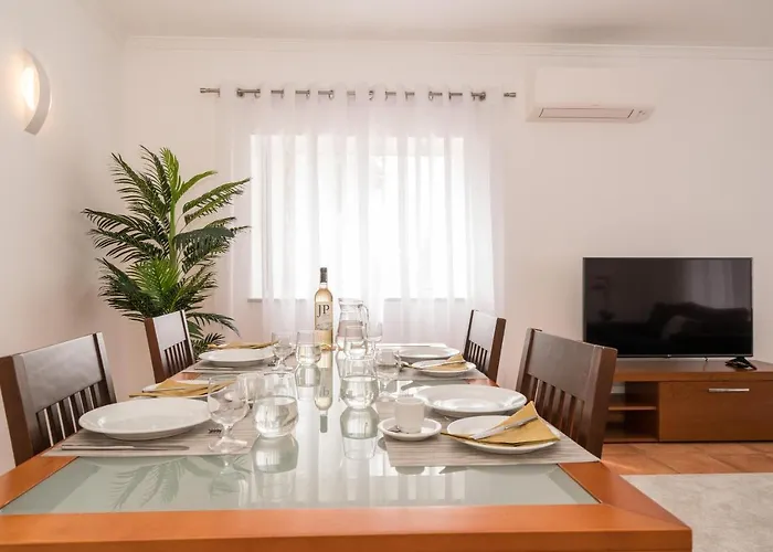 Апартаменты Two Bedroom Mos Lagos