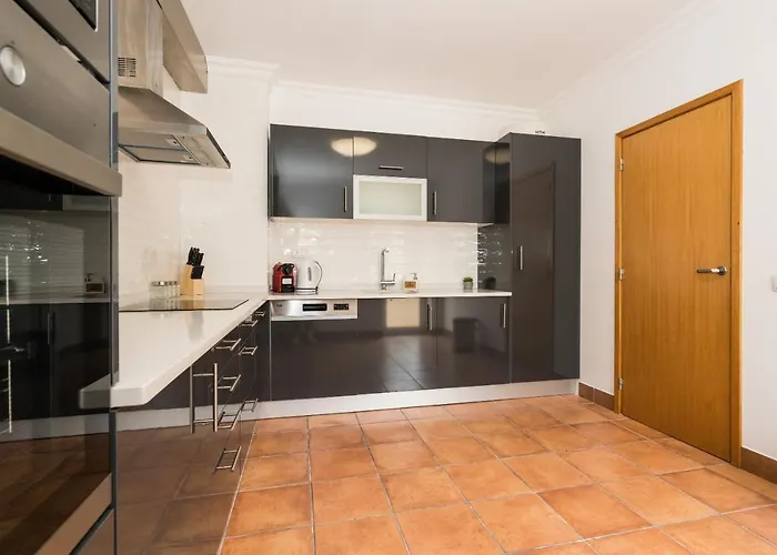 Апартаменты Two Bedroom Mos Lagos Порту-ди-Мош