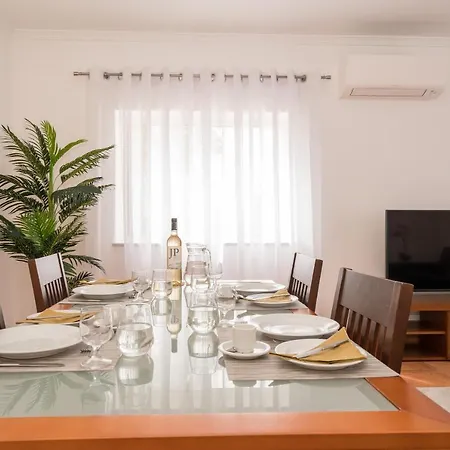 Apartmán Two Bedroom Mos Lagos